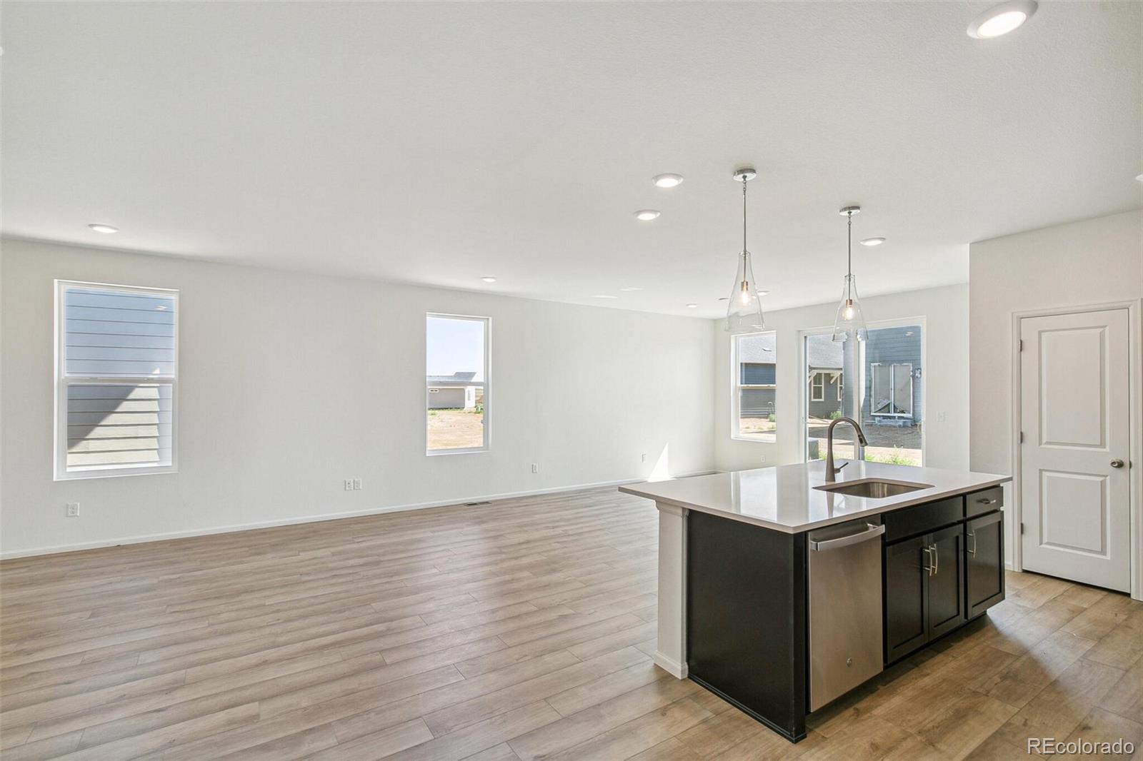 MLS Image #14 for 9332  bahama court,commerce city, Colorado