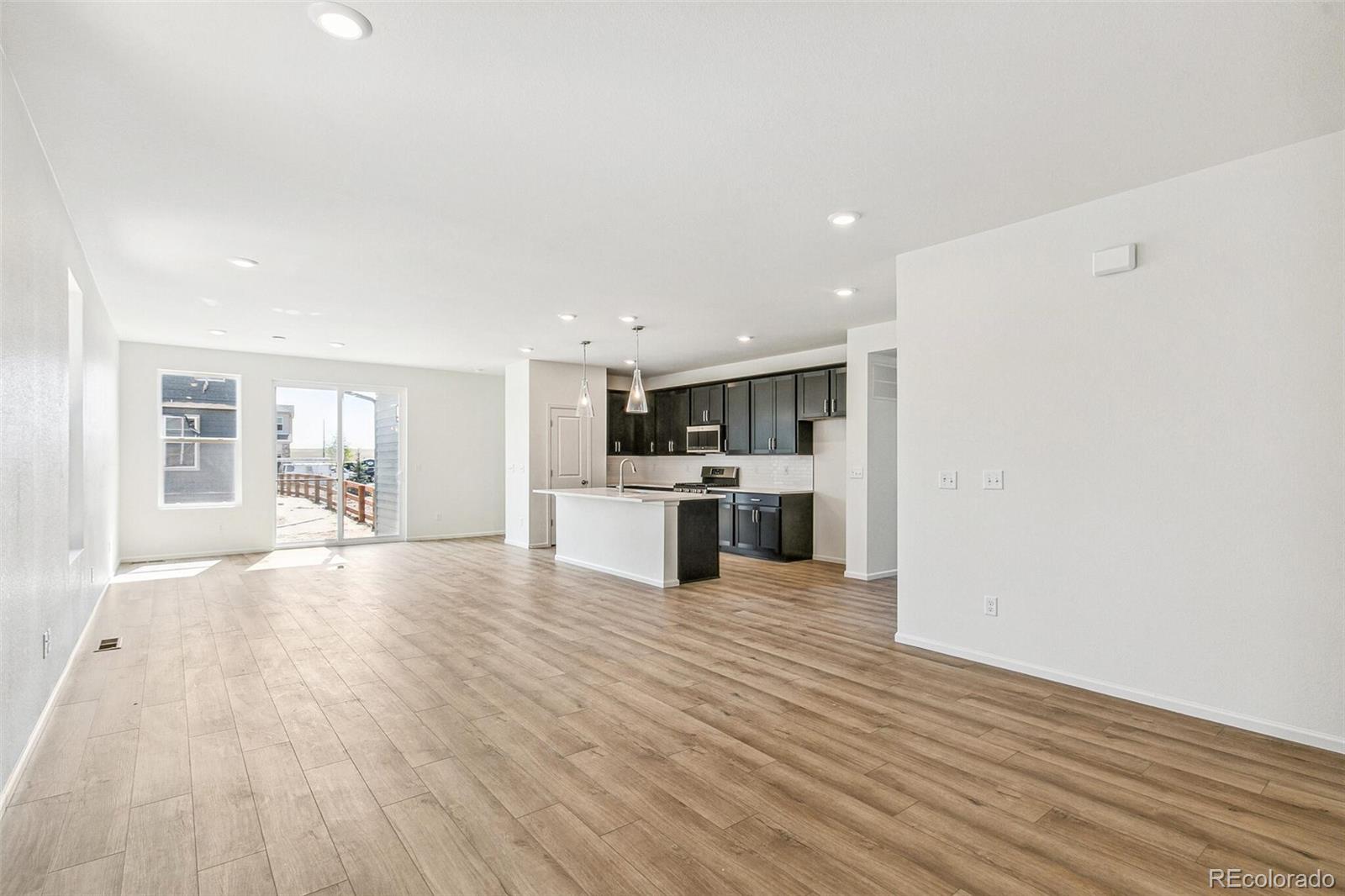MLS Image #4 for 9332  bahama court,commerce city, Colorado