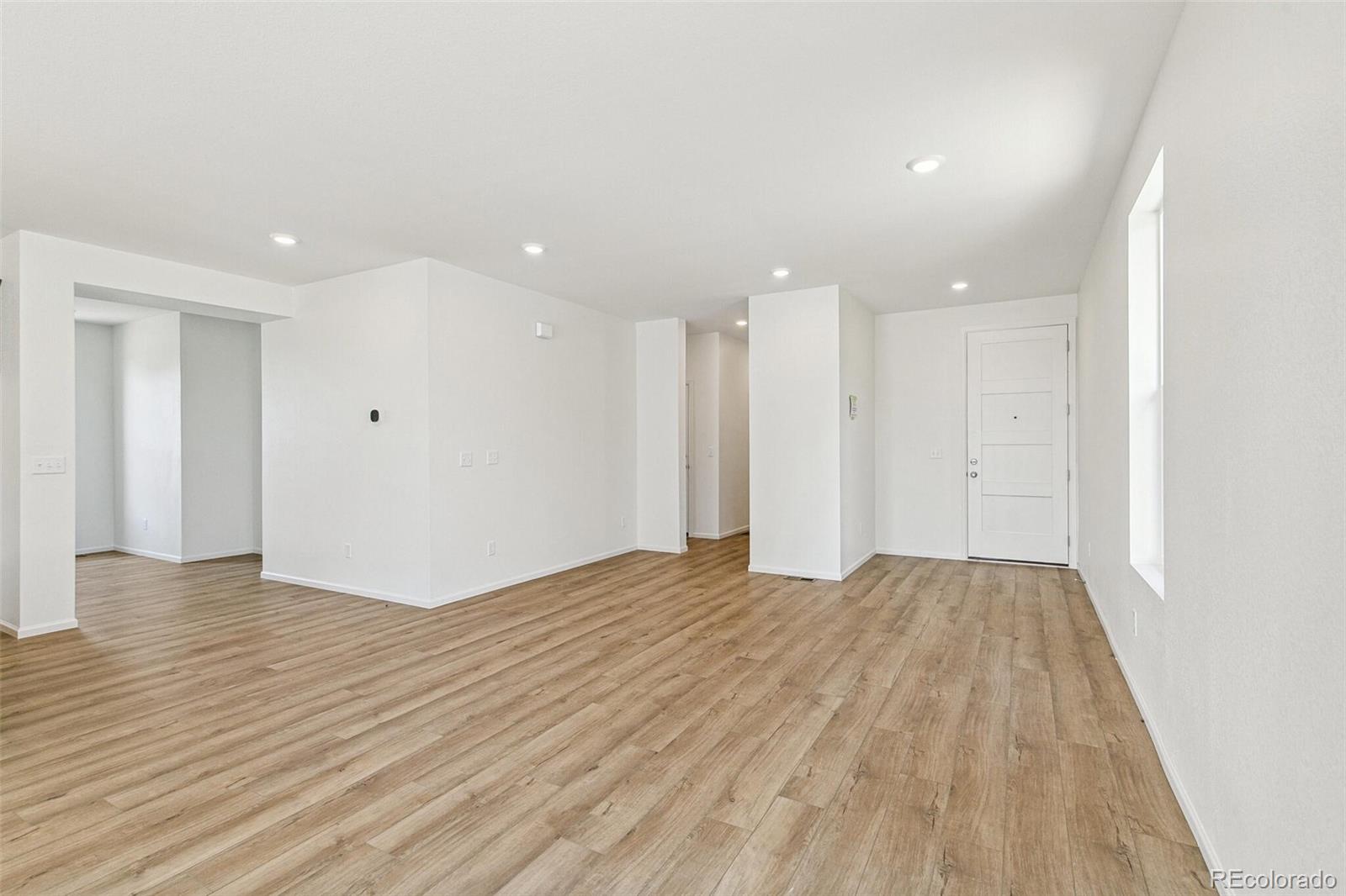 MLS Image #5 for 9332  bahama court,commerce city, Colorado