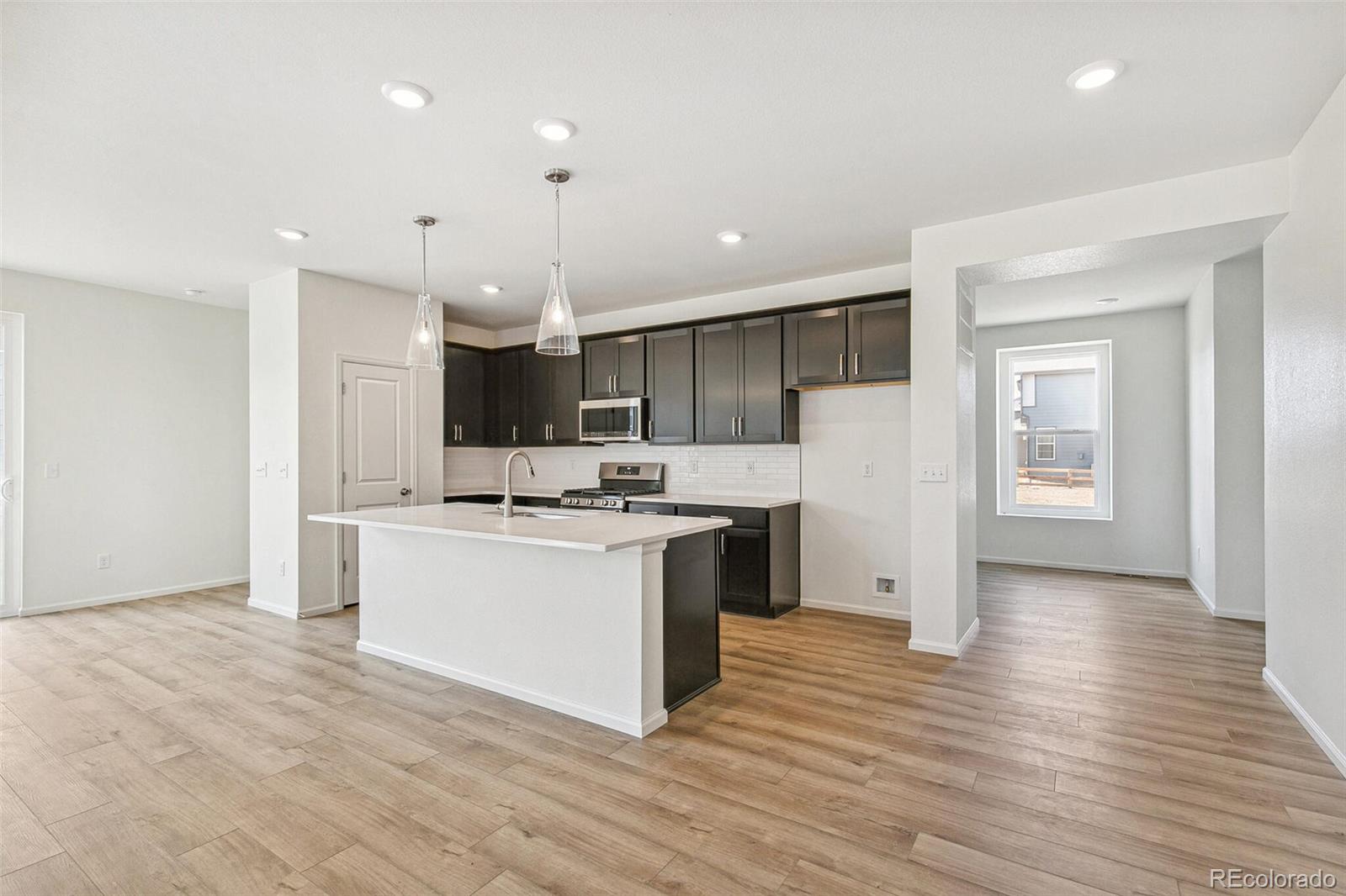 MLS Image #8 for 9332  bahama court,commerce city, Colorado