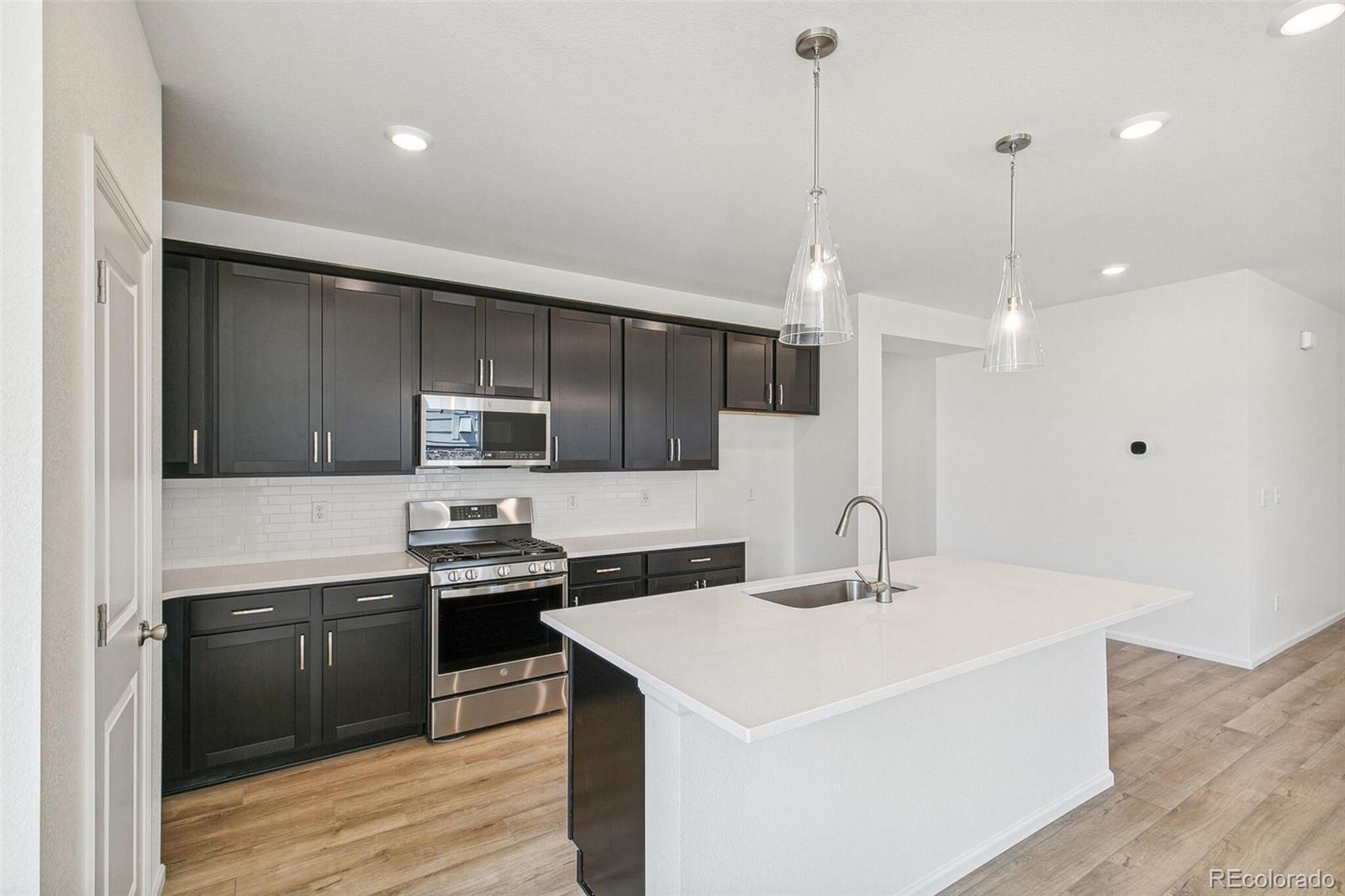 MLS Image #9 for 9332  bahama court,commerce city, Colorado