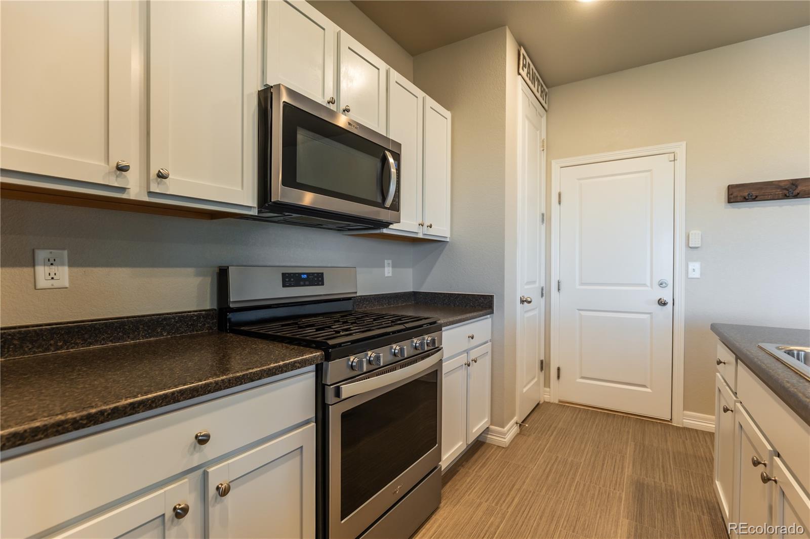 MLS Image #15 for 2355  saddle back court,fort lupton, Colorado