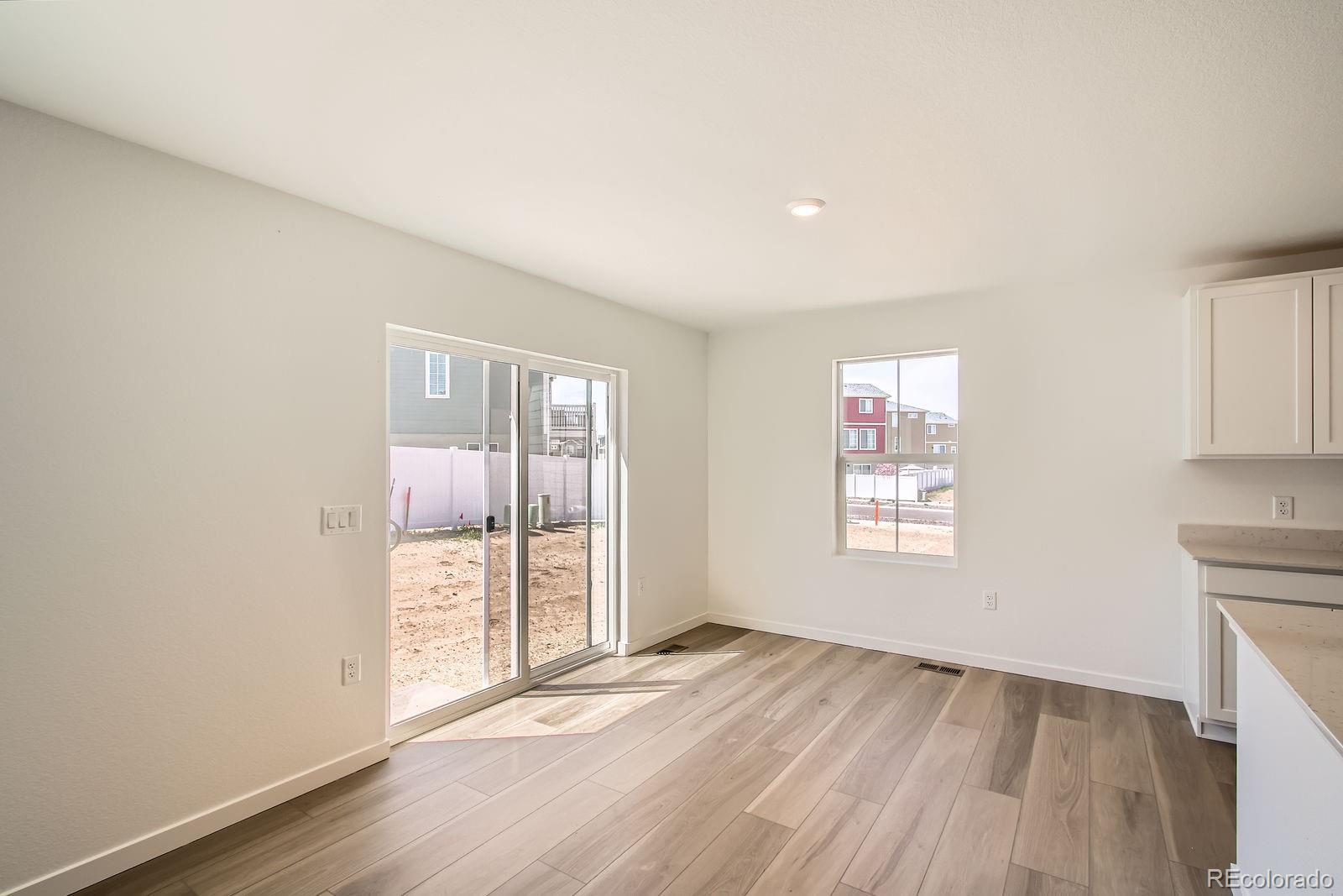 MLS Image #4 for 21964 e 39th avenue,aurora, Colorado