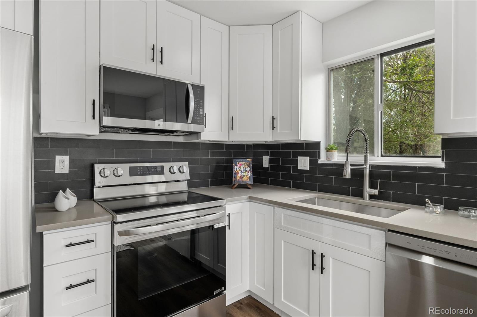 MLS Image #17 for 13438 e 13th place,aurora, Colorado