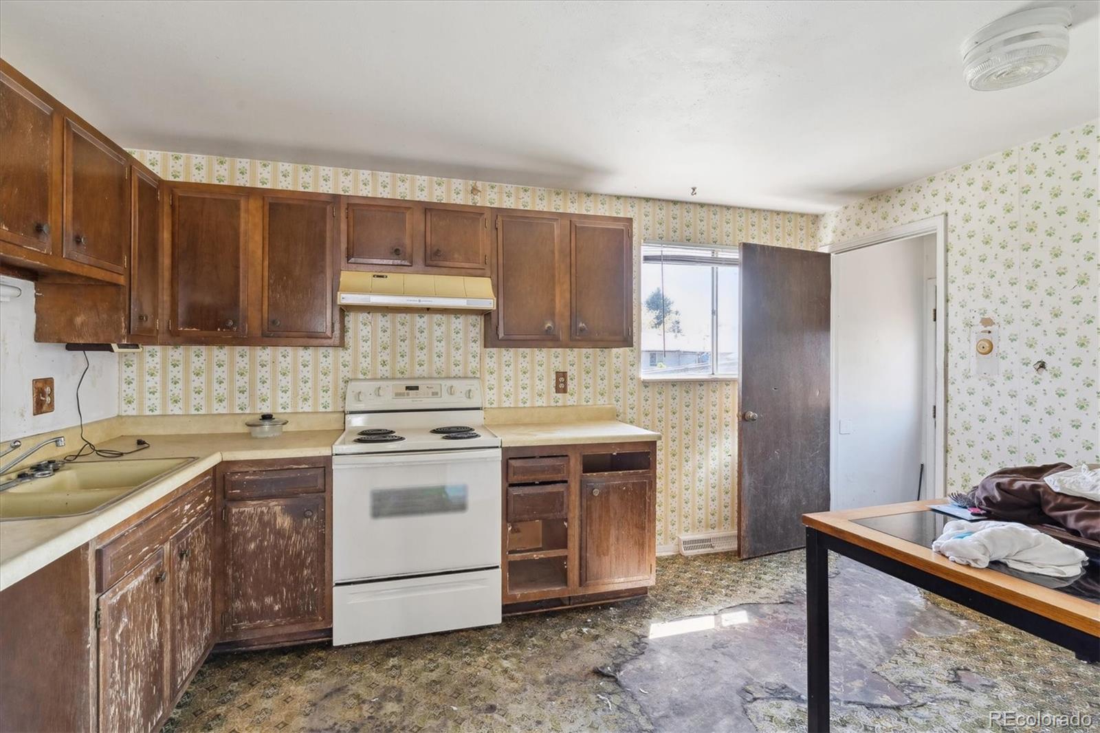 MLS Image #4 for 1536 s field court,lakewood, Colorado