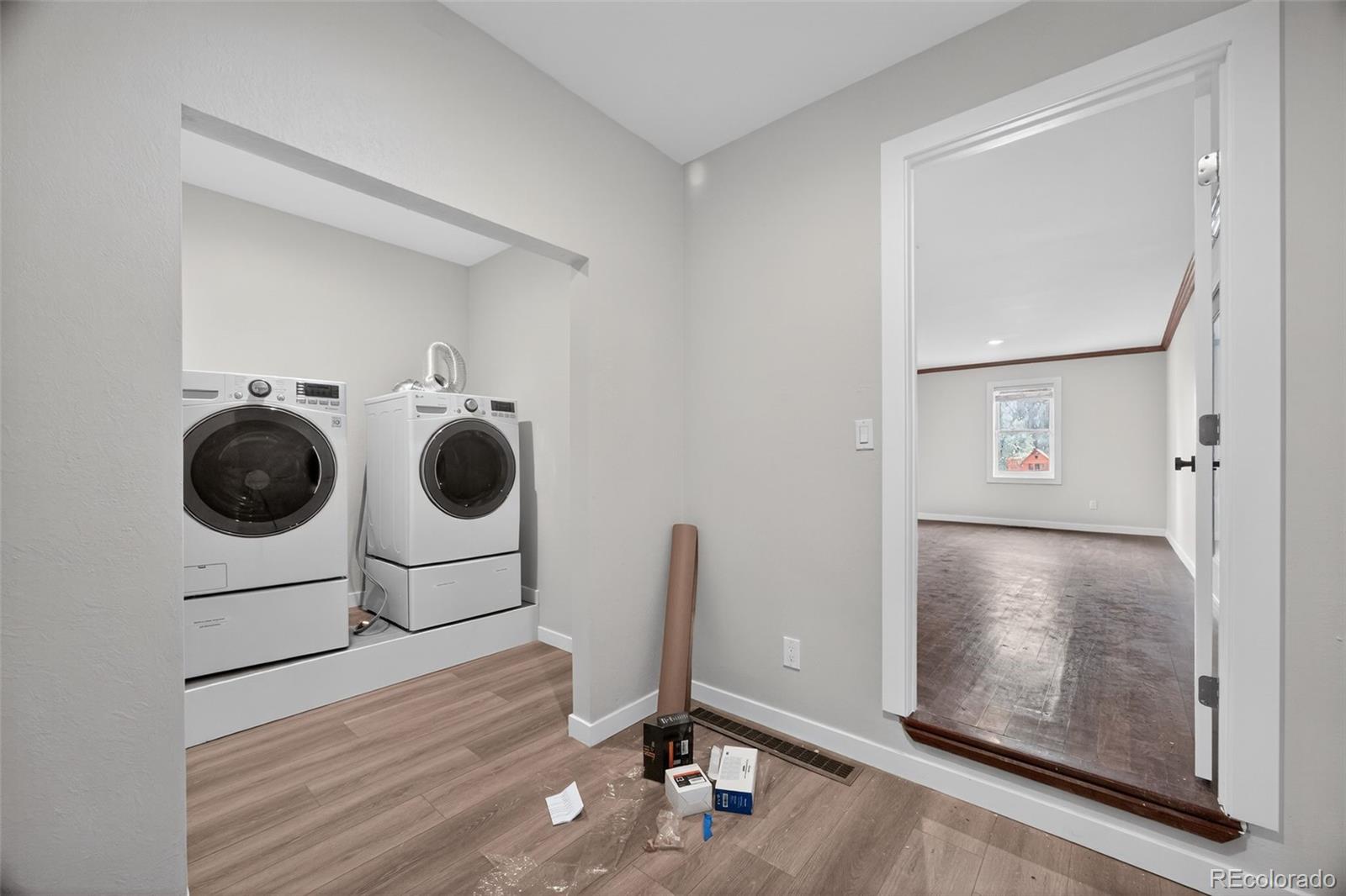 MLS Image #10 for 4180 s monaco parkway,denver, Colorado
