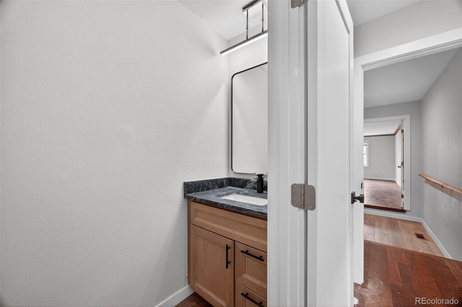 MLS Image #11 for 4180 s monaco parkway,denver, Colorado
