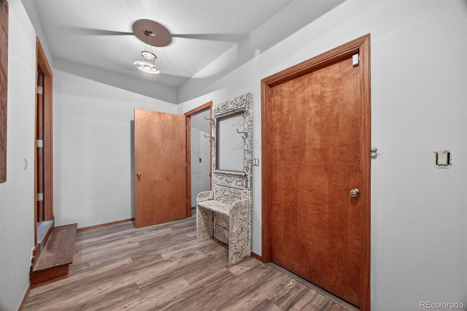 MLS Image #16 for 4180 s monaco parkway,denver, Colorado