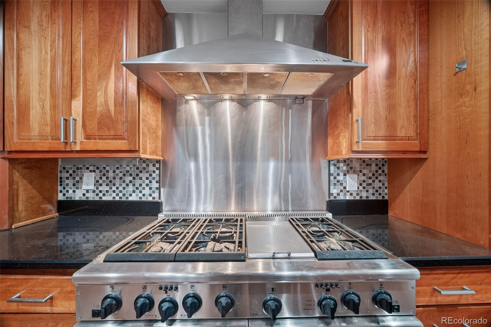 MLS Image #20 for 4180 s monaco parkway,denver, Colorado