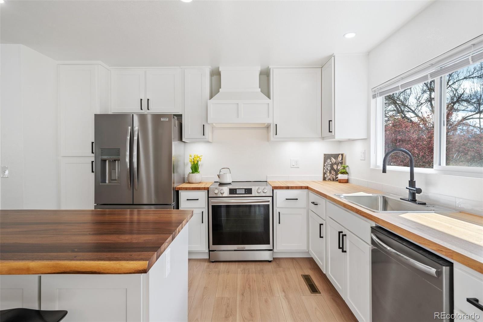 MLS Image #14 for 3135  raindrop drive,colorado springs, Colorado