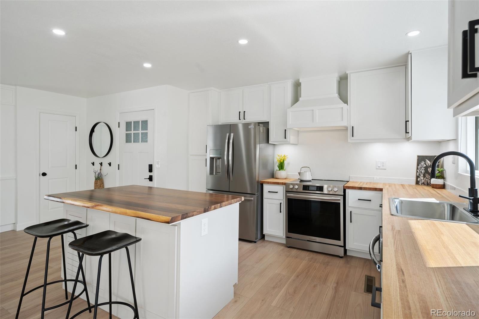 MLS Image #16 for 3135  raindrop drive,colorado springs, Colorado