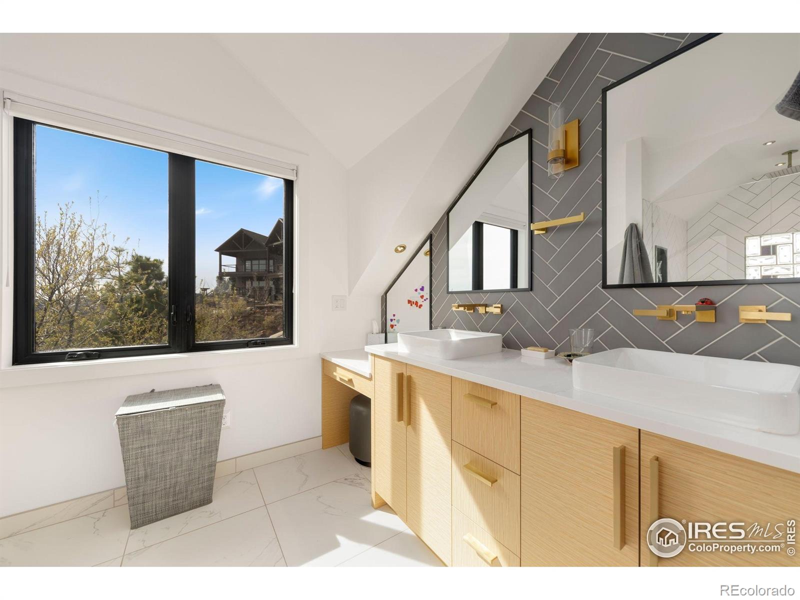MLS Image #23 for 3396  continental circle,fort collins, Colorado