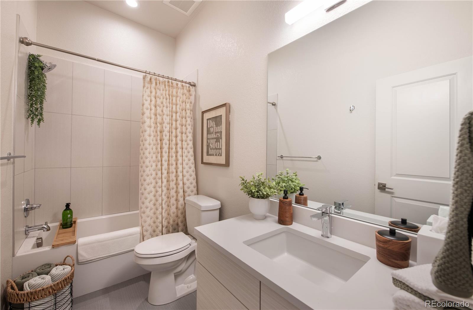 MLS Image #19 for 2197 s clermont street,denver, Colorado