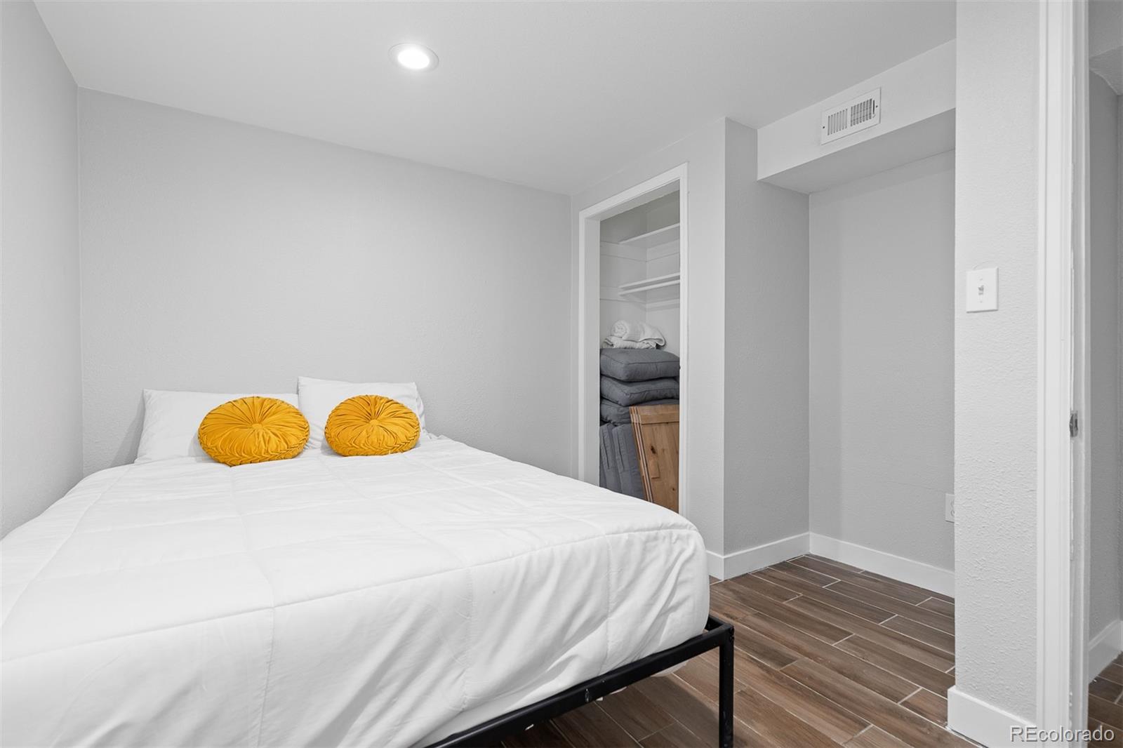 MLS Image #29 for 7670  greenwood boulevard,denver, Colorado