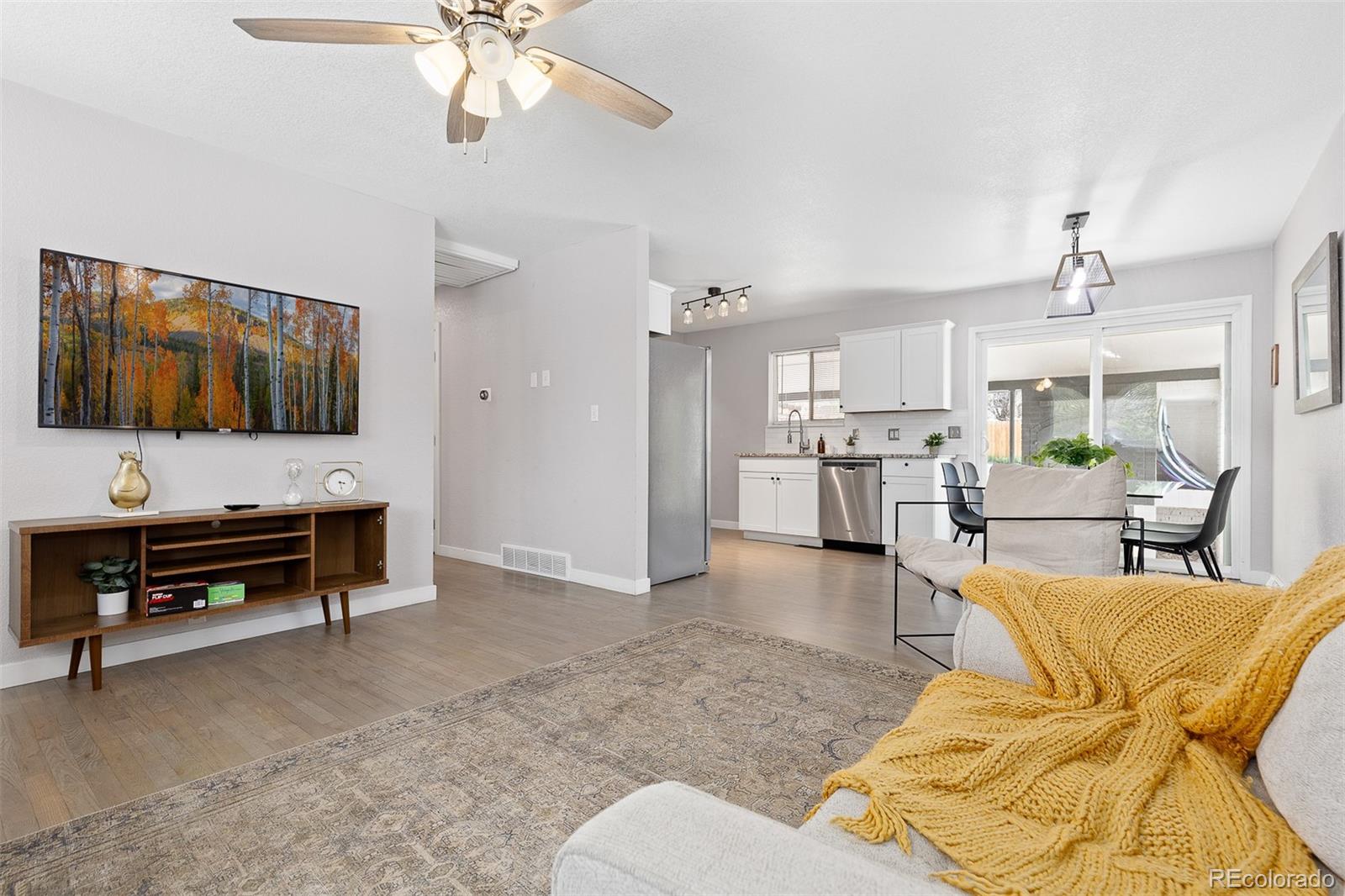 MLS Image #5 for 7670  greenwood boulevard,denver, Colorado
