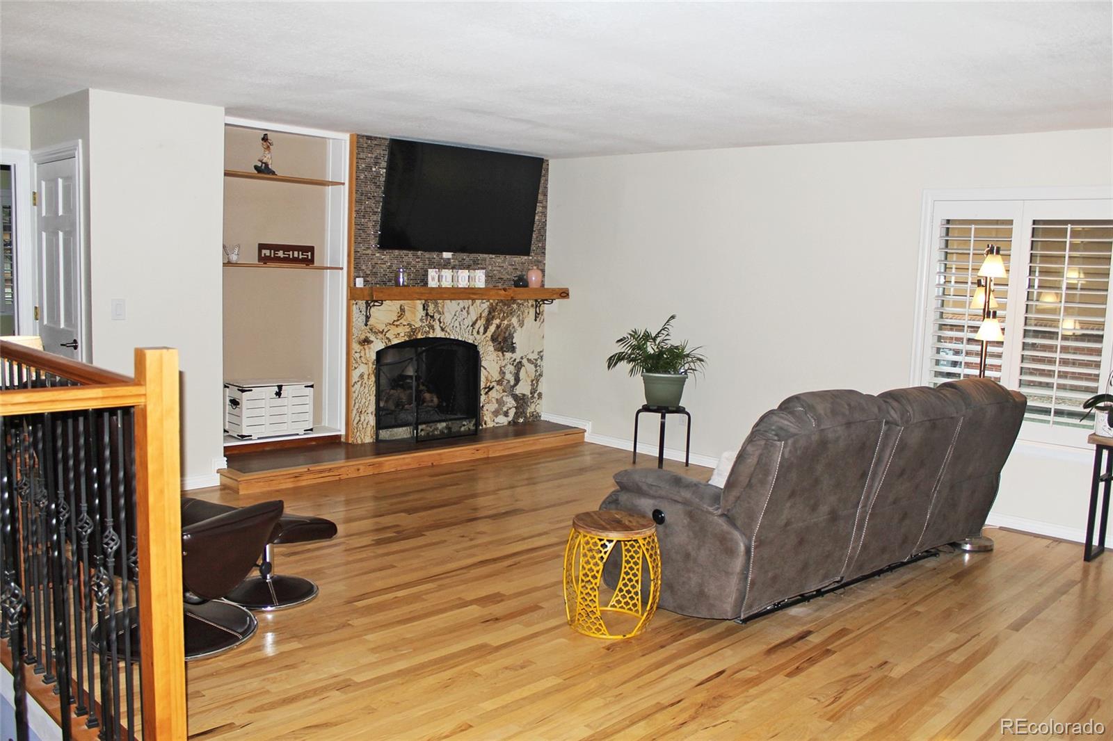 MLS Image #1 for 95 s eagle circle,aurora, Colorado