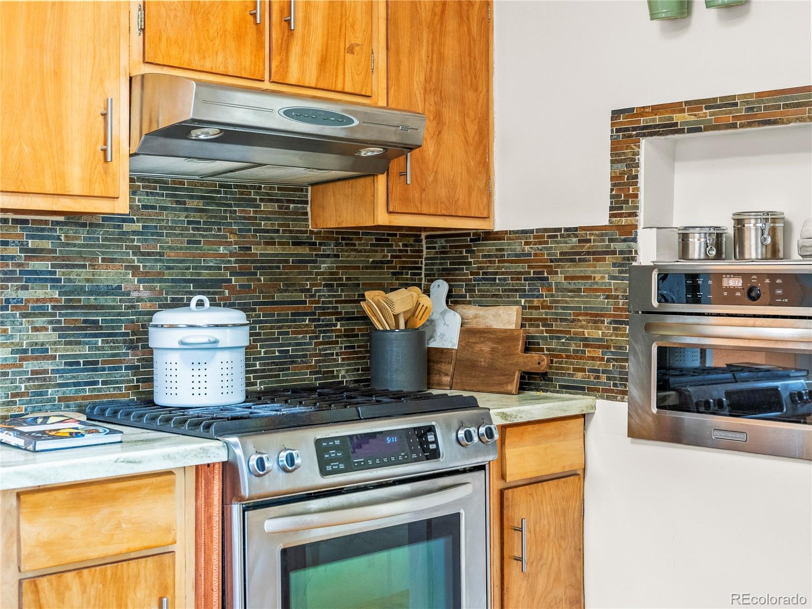 MLS Image #12 for 1528  holly street,denver, Colorado