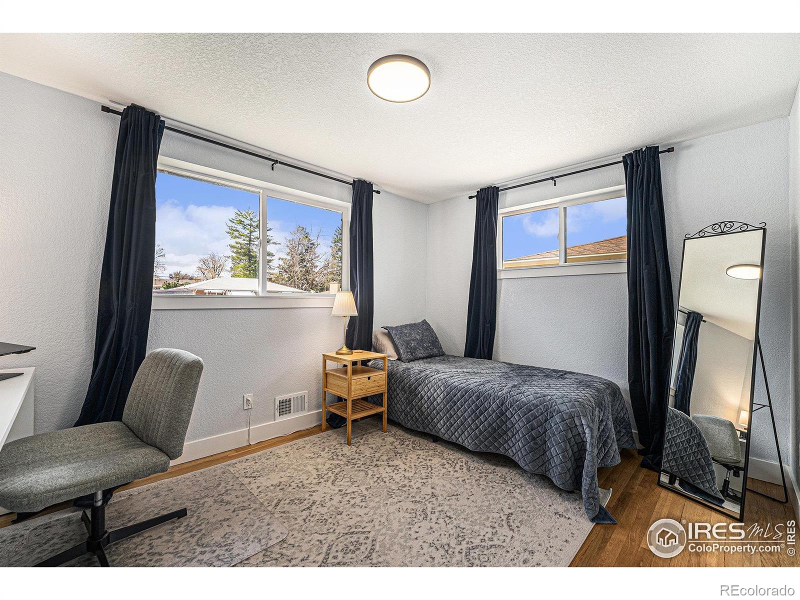 MLS Image #11 for 2566 s stuart street,denver, Colorado