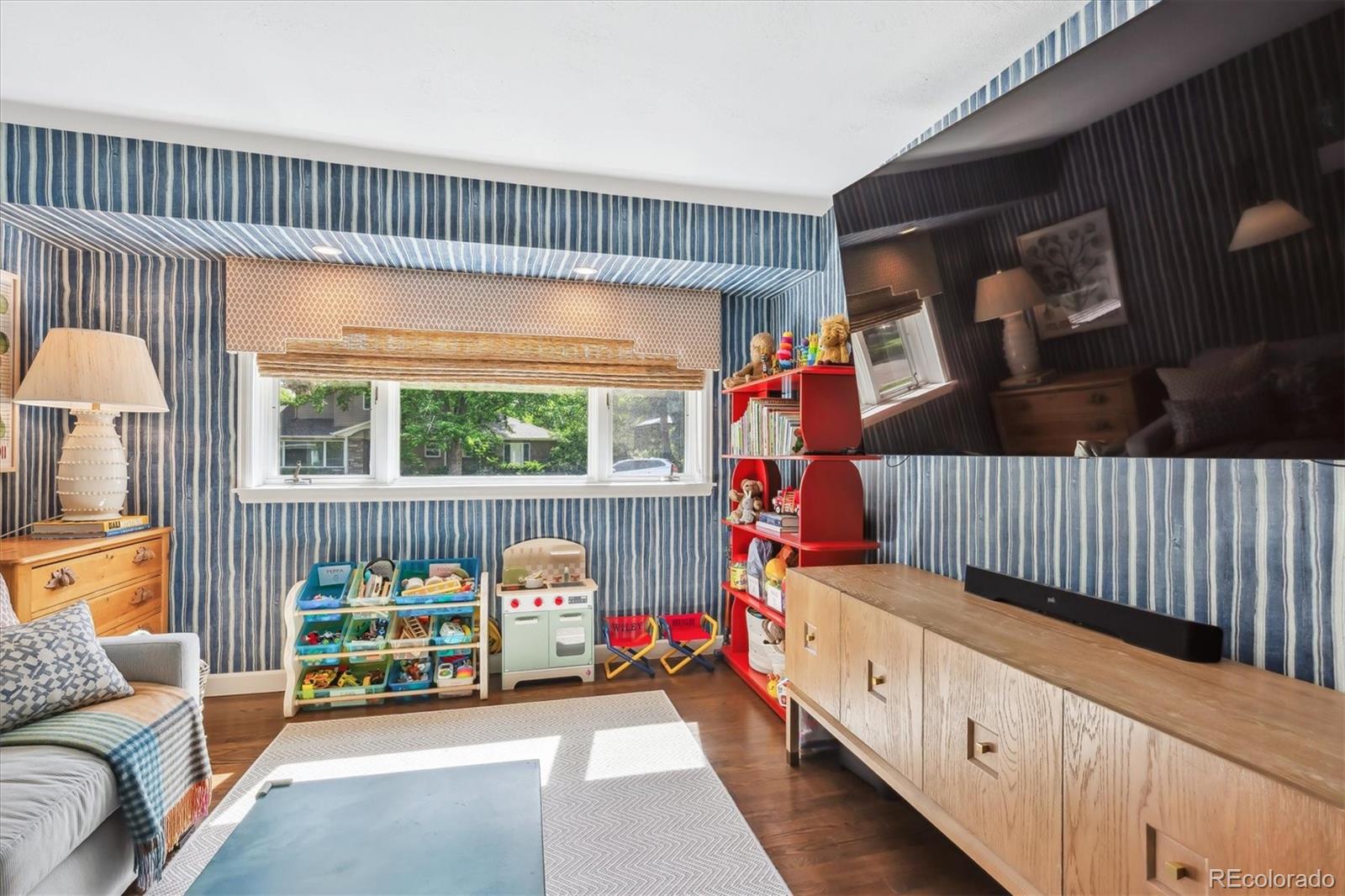 MLS Image #11 for 225 n ivanhoe street,denver, Colorado