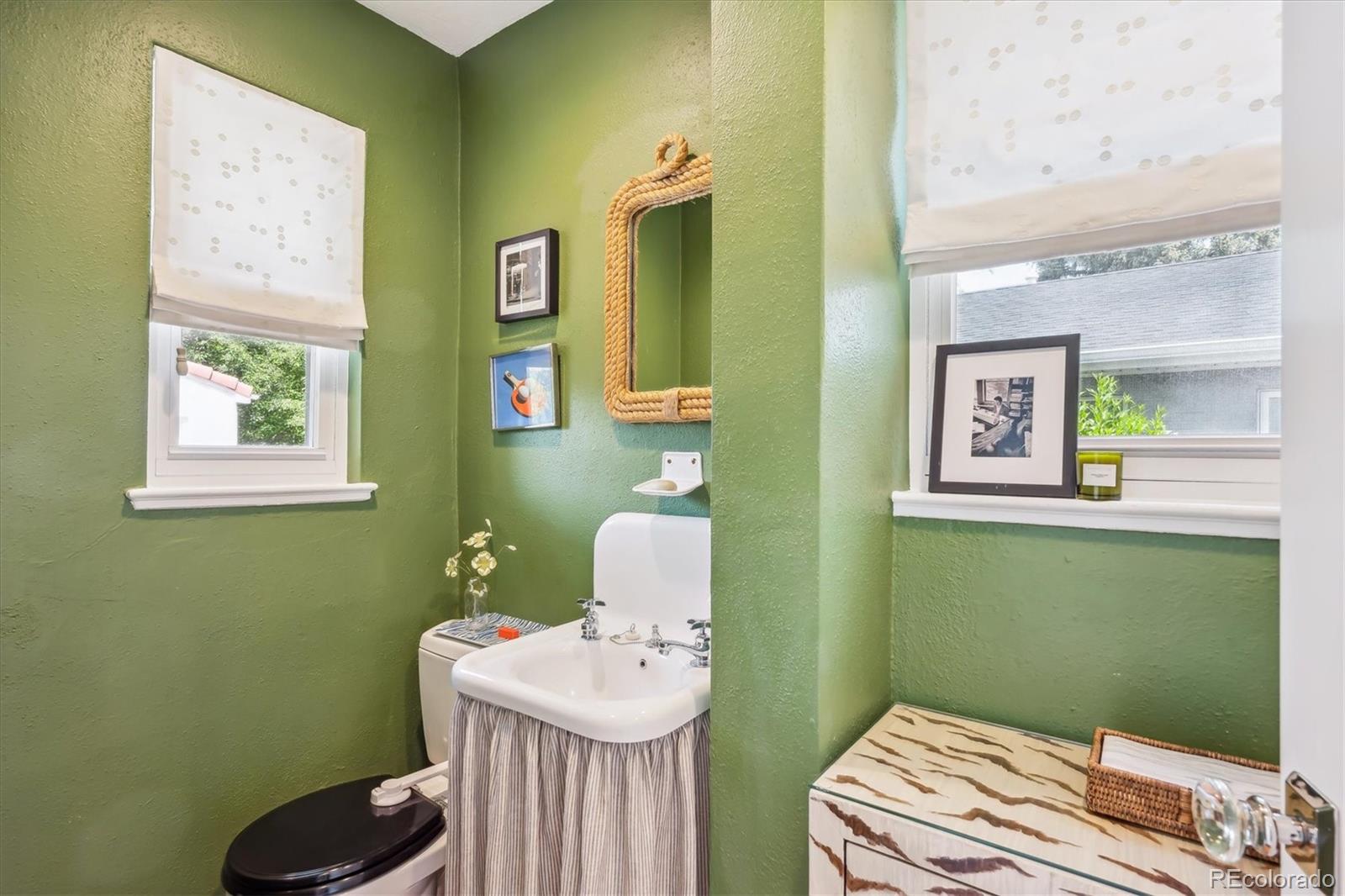 MLS Image #17 for 225 n ivanhoe street,denver, Colorado