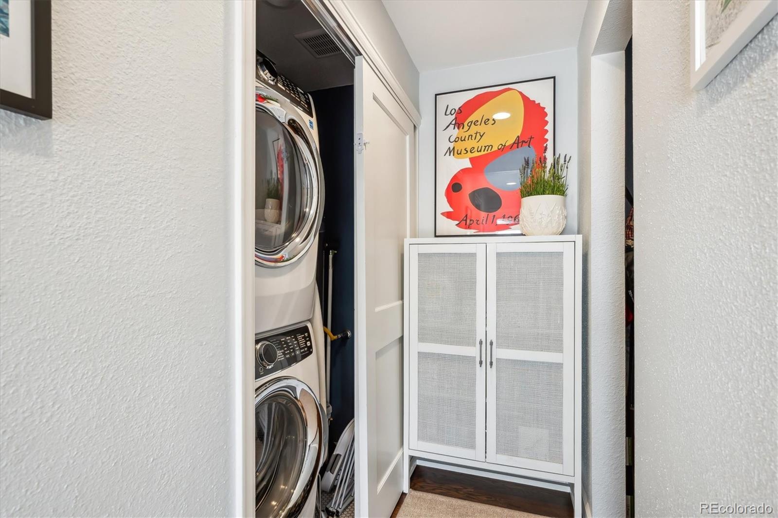 MLS Image #18 for 225 n ivanhoe street,denver, Colorado