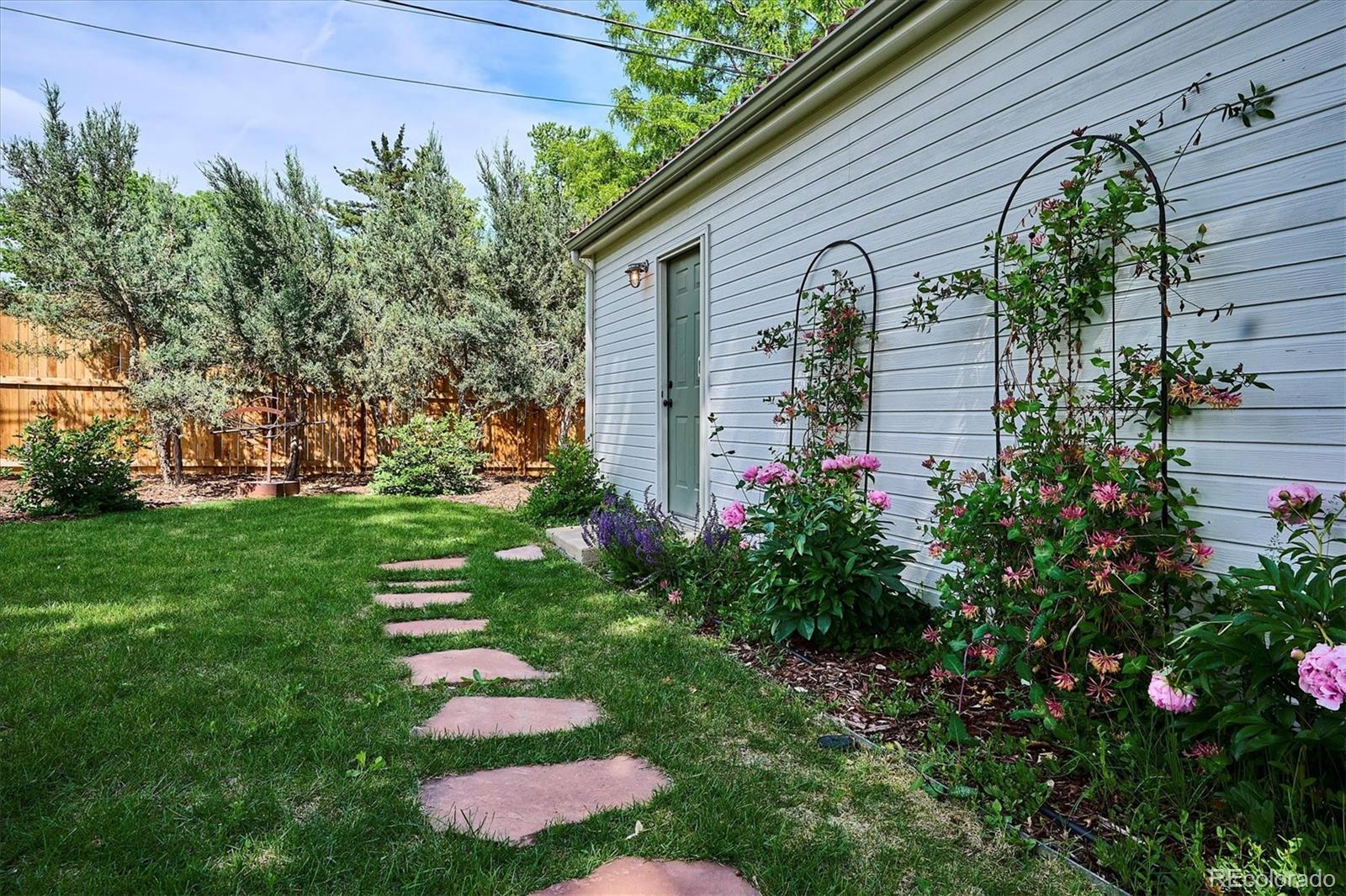 MLS Image #23 for 225 n ivanhoe street,denver, Colorado