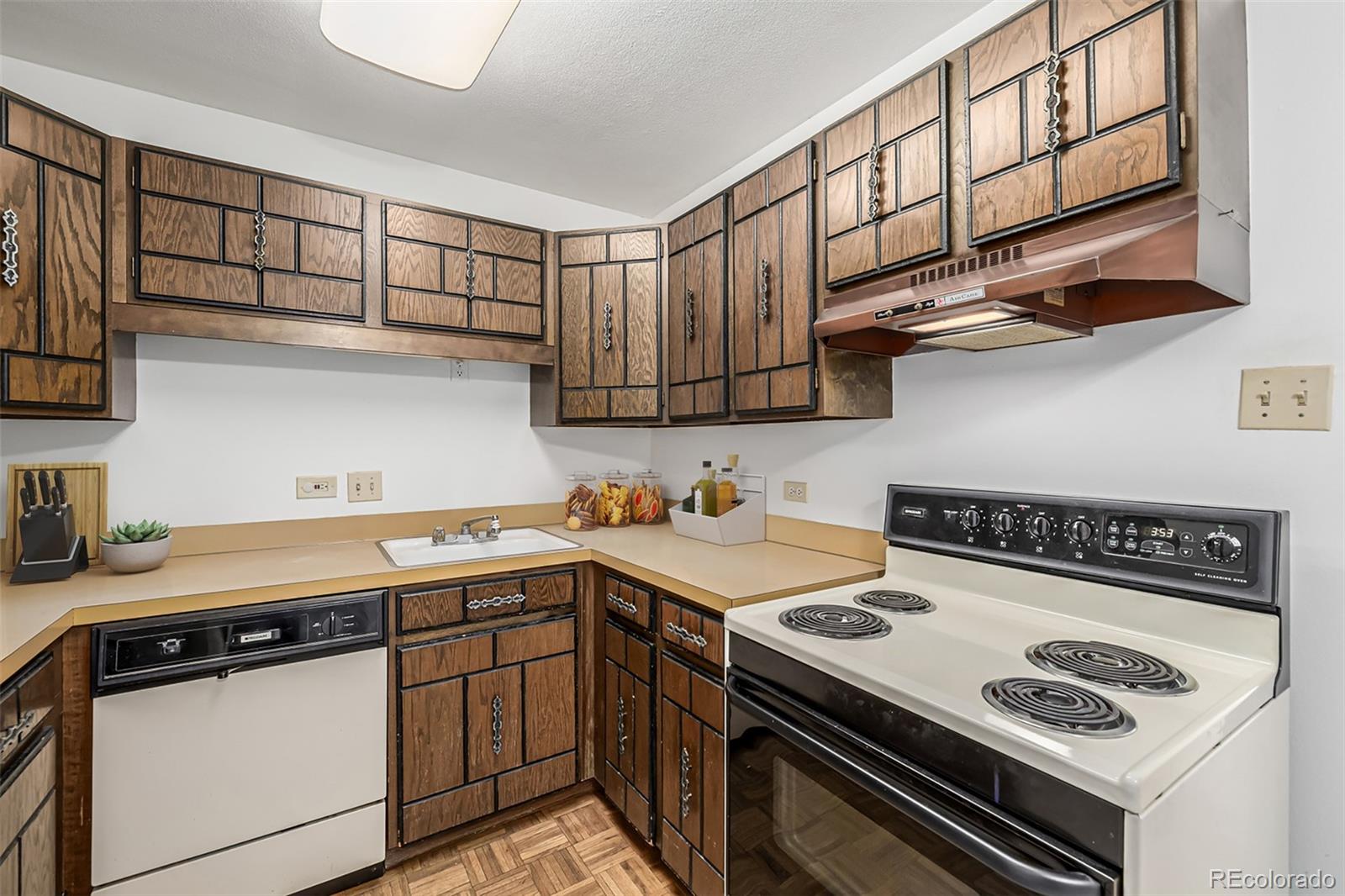 MLS Image #8 for 7801 w 35th avenue,wheat ridge, Colorado