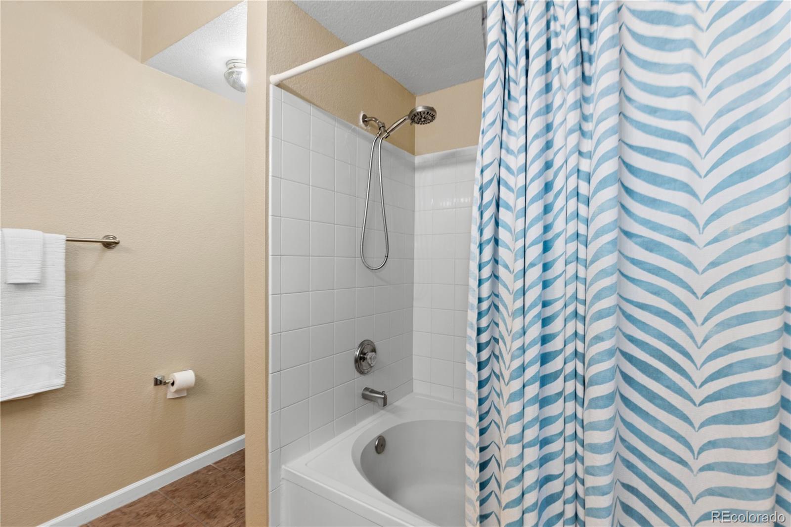 MLS Image #28 for 7440 s blackhawk street,englewood, Colorado