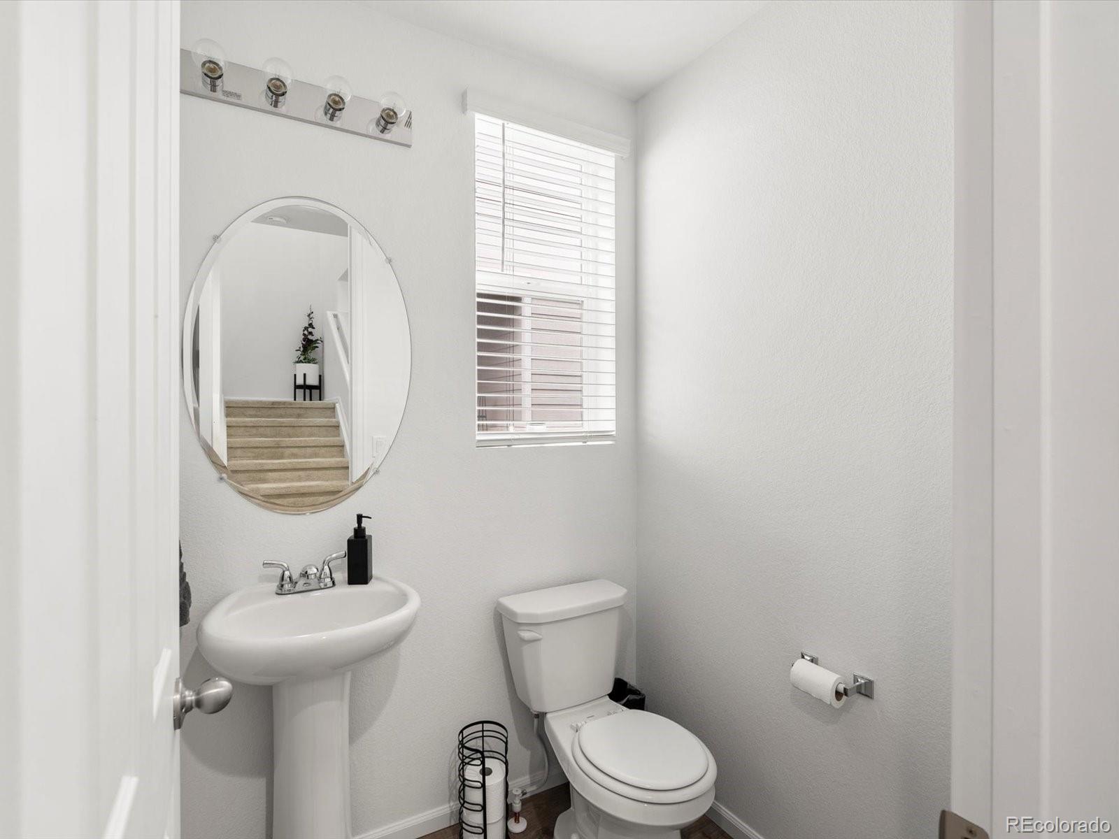 MLS Image #14 for 24333 e 41st avenue,aurora, Colorado