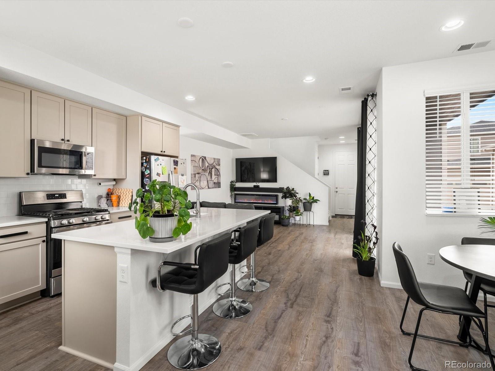 MLS Image #4 for 24333 e 41st avenue,aurora, Colorado