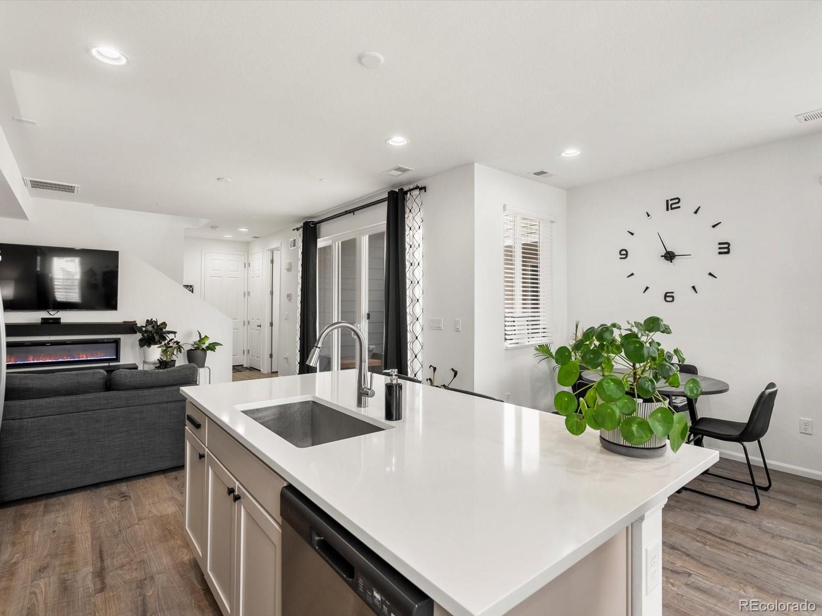 MLS Image #7 for 24333 e 41st avenue,aurora, Colorado
