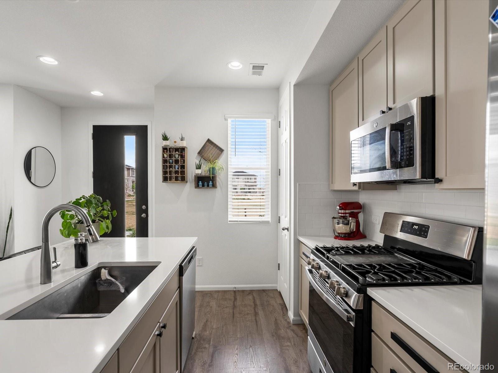 MLS Image #8 for 24333 e 41st avenue,aurora, Colorado