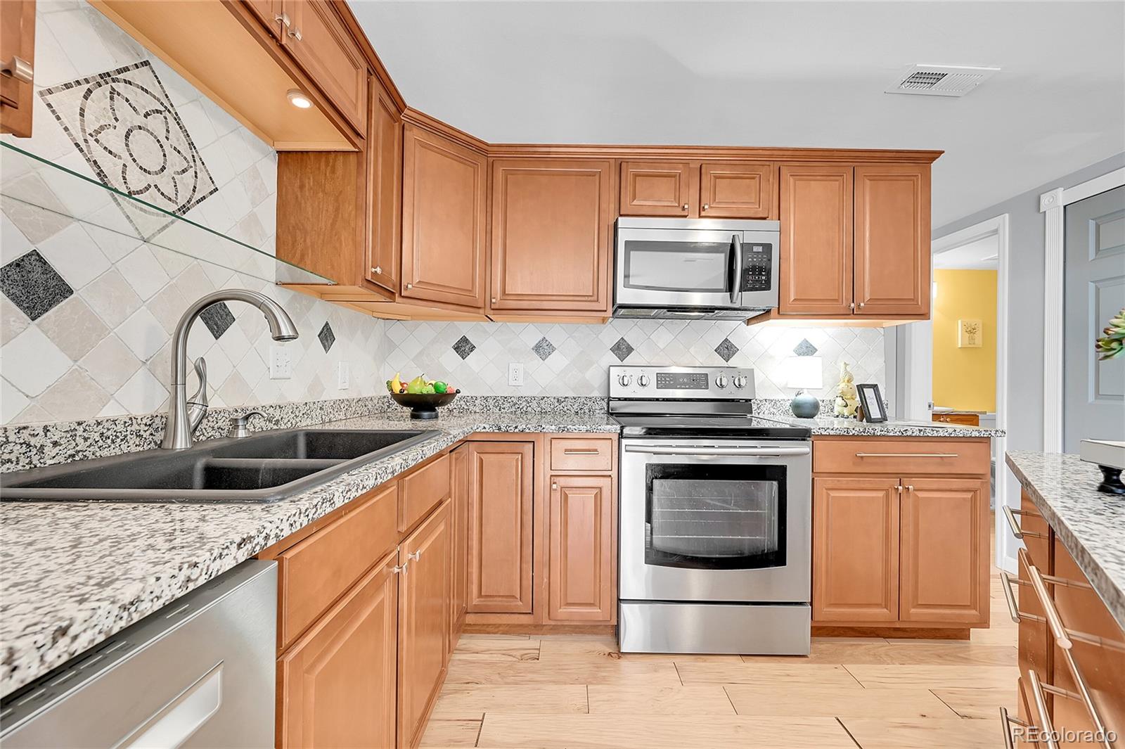 MLS Image #10 for 7077 s knolls way,centennial, Colorado