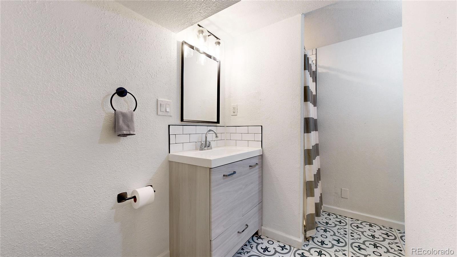 MLS Image #25 for 3155 n steele street,denver, Colorado