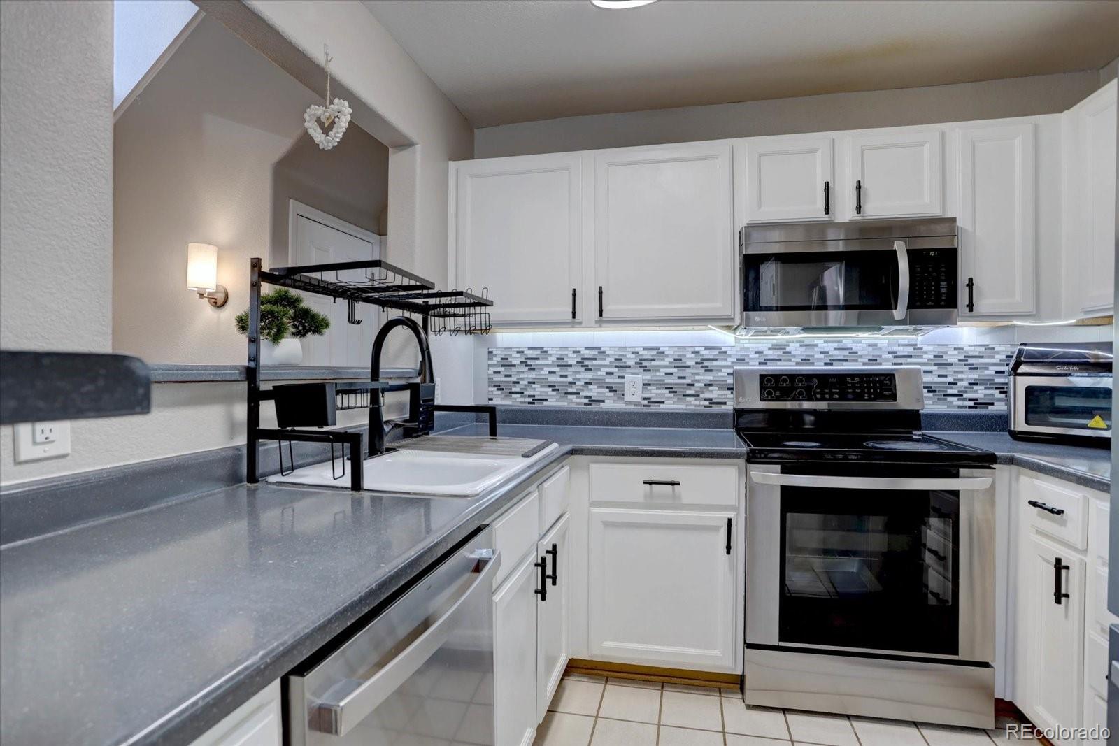MLS Image #7 for 14296 e whitaker place,aurora, Colorado
