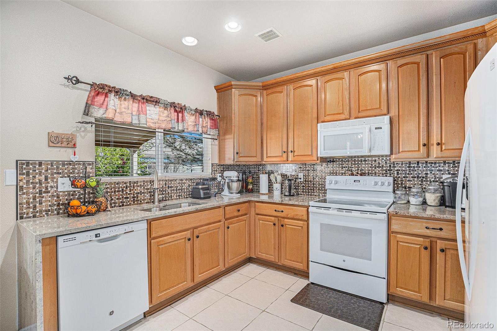 MLS Image #14 for 19681 e 59th place,aurora, Colorado