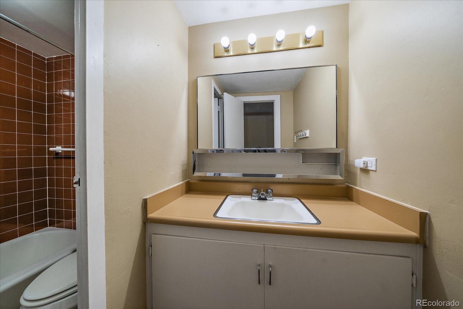MLS Image #12 for 4801 e 9th avenue,denver, Colorado