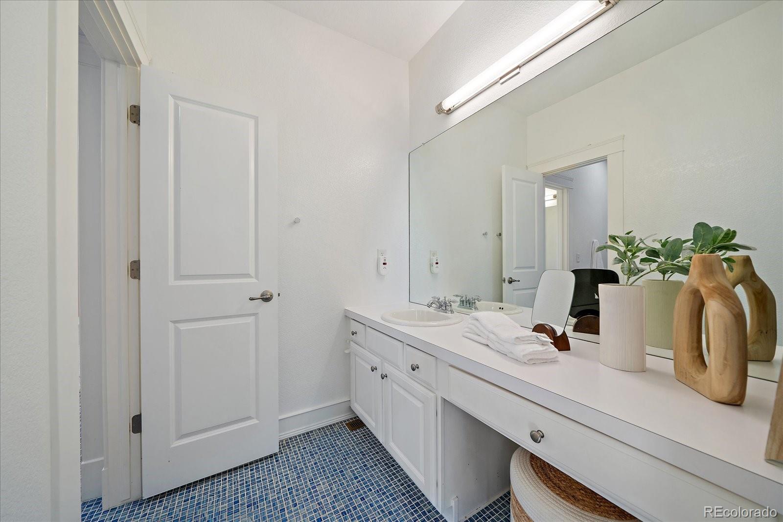 MLS Image #25 for 2461  spruce street,denver, Colorado