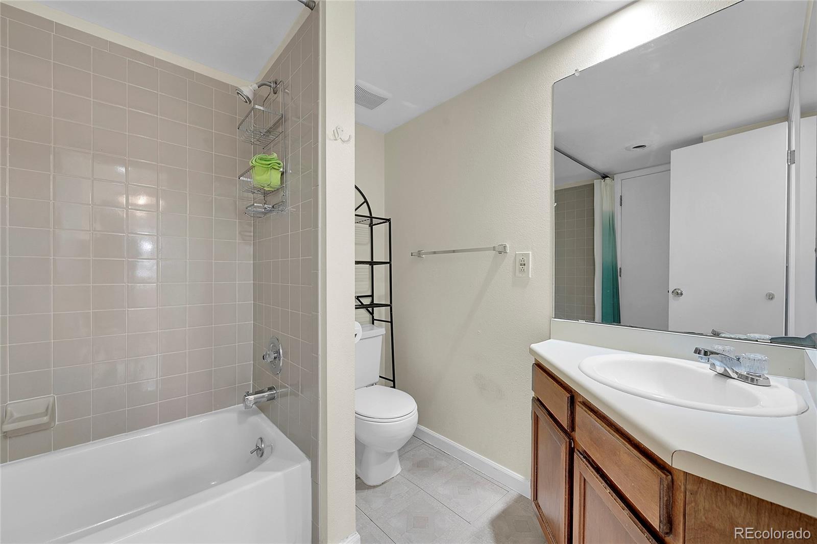 MLS Image #14 for 14110 e dickinson drive,aurora, Colorado