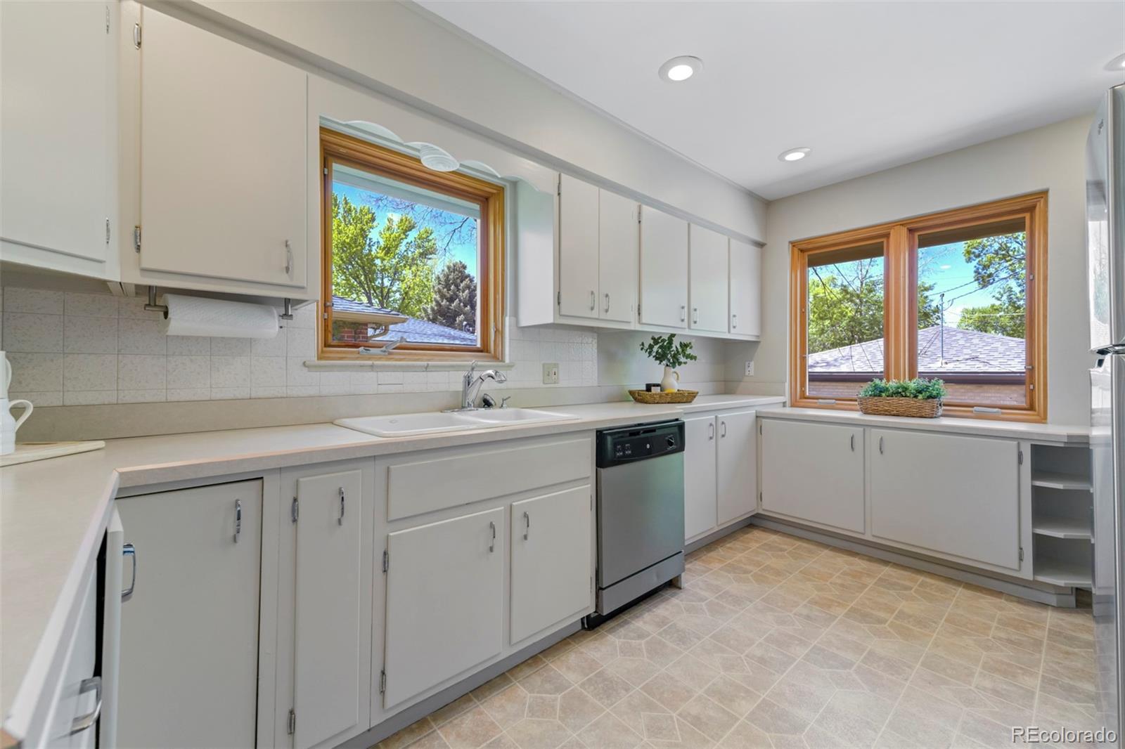 MLS Image #9 for 3245 s high street,englewood, Colorado