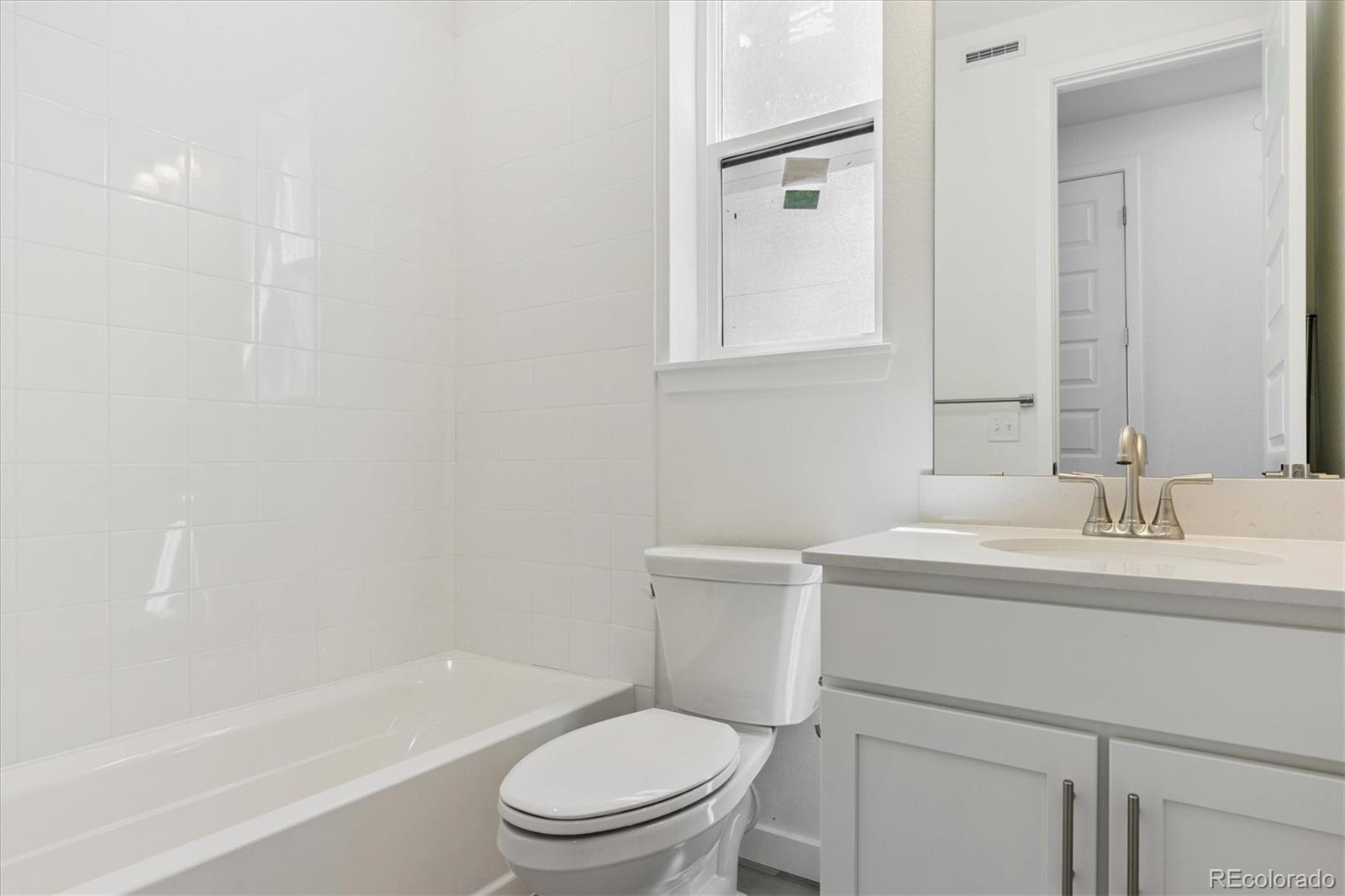 MLS Image #15 for 11475 e briarwood circle,centennial, Colorado