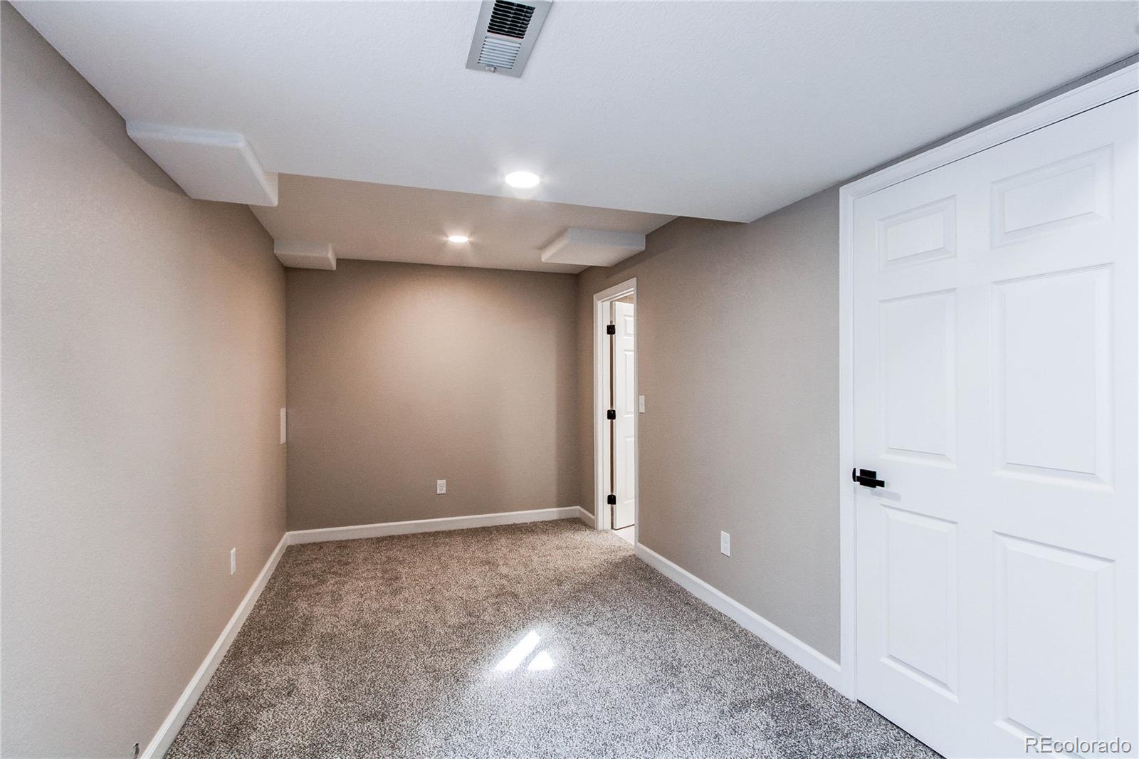 MLS Image #28 for 5597 s buchanan street,aurora, Colorado