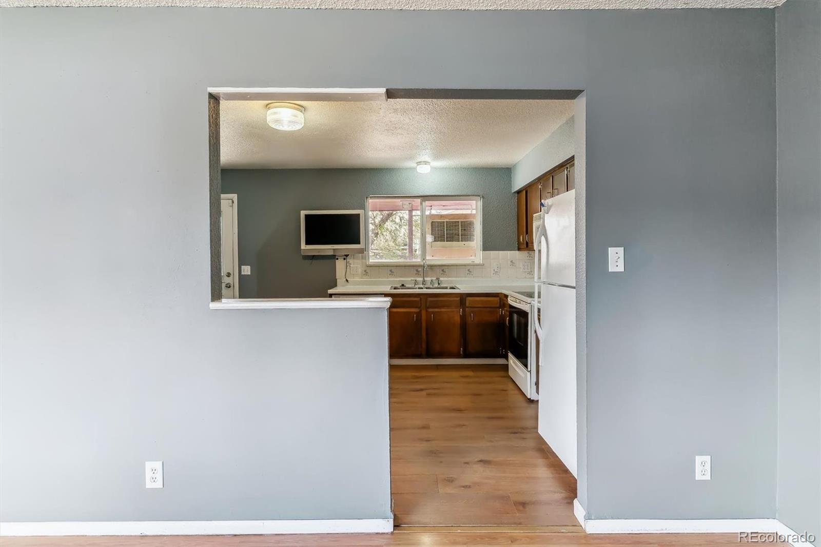 MLS Image #3 for 16588 e 8th avenue,aurora, Colorado