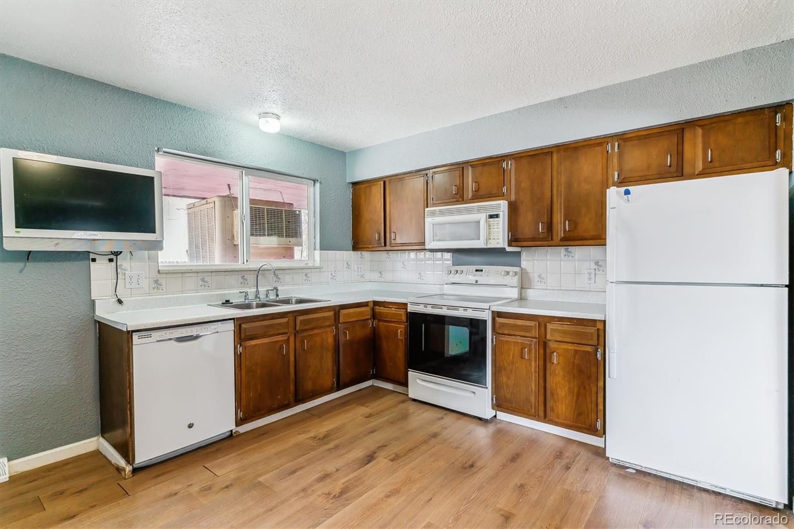 MLS Image #4 for 16588 e 8th avenue,aurora, Colorado
