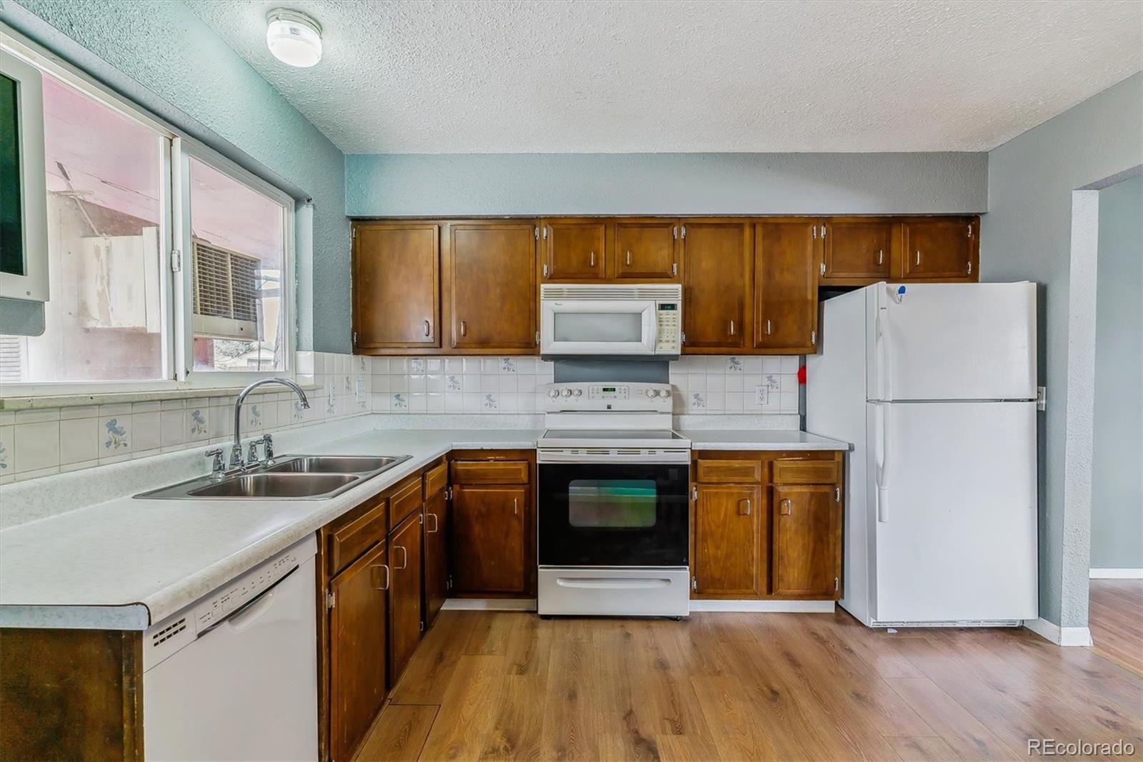MLS Image #5 for 16588 e 8th avenue,aurora, Colorado