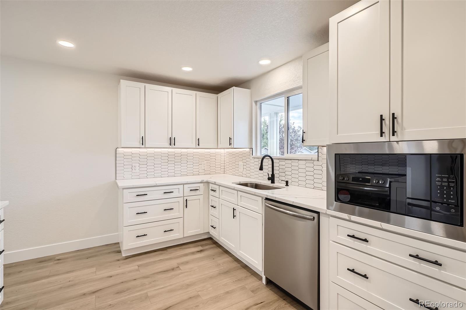 MLS Image #6 for 4350 s delaware street,englewood, Colorado