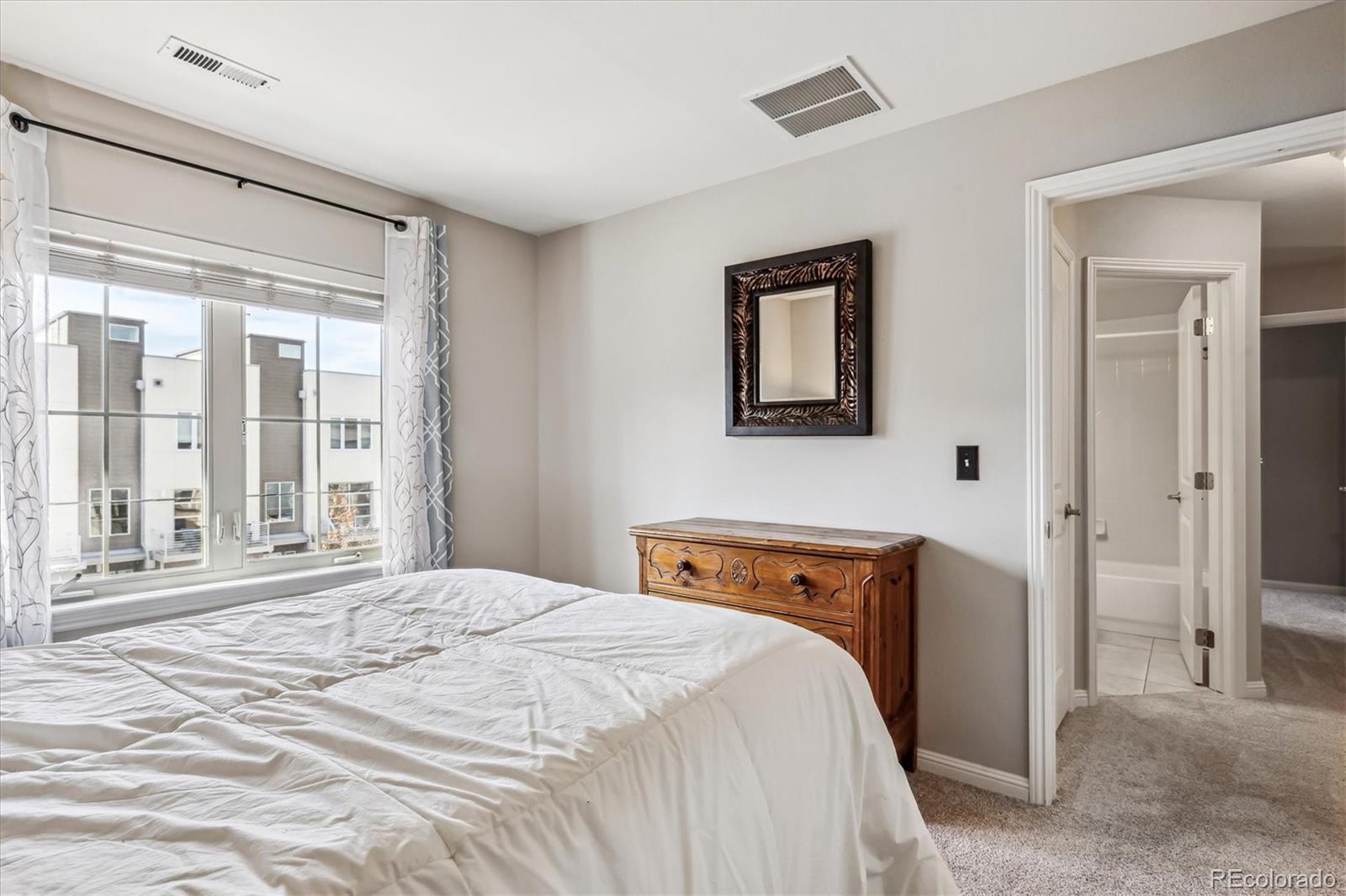 MLS Image #26 for 150 s harrison street,denver, Colorado
