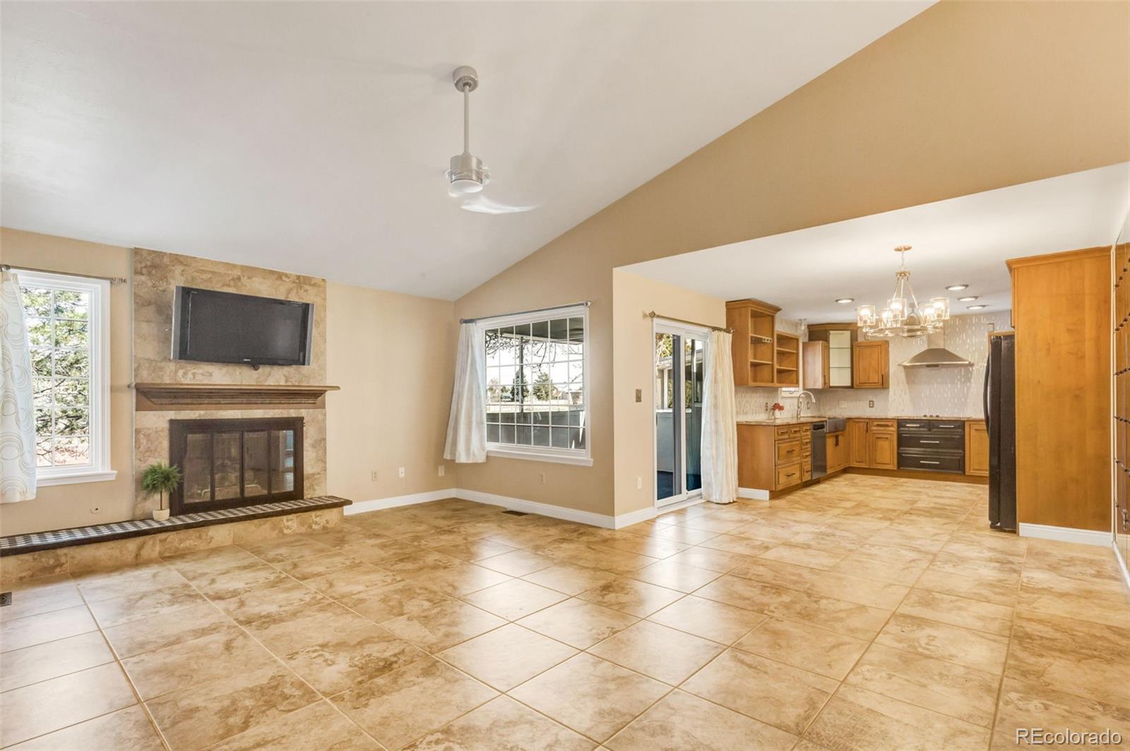 MLS Image #2 for 2840 s heather gardens way a,aurora, Colorado
