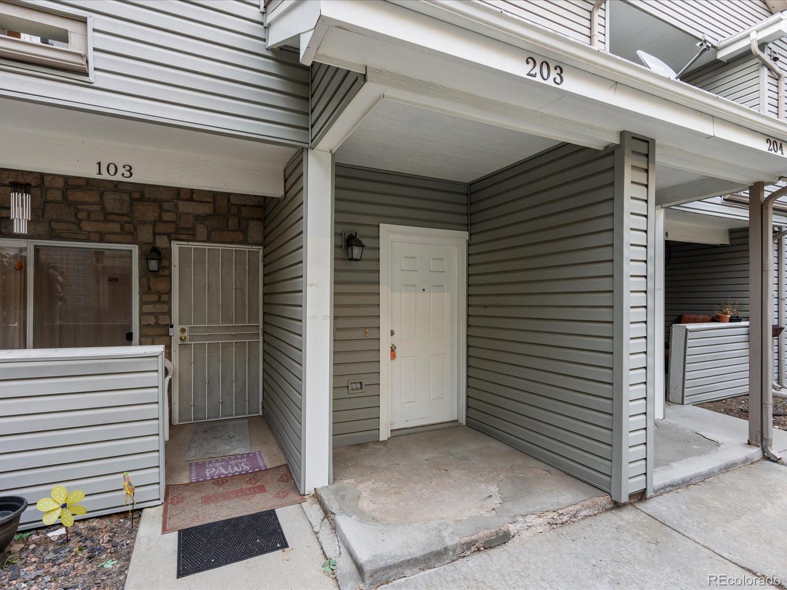 MLS Image #1 for 912 s yampa street,aurora, Colorado