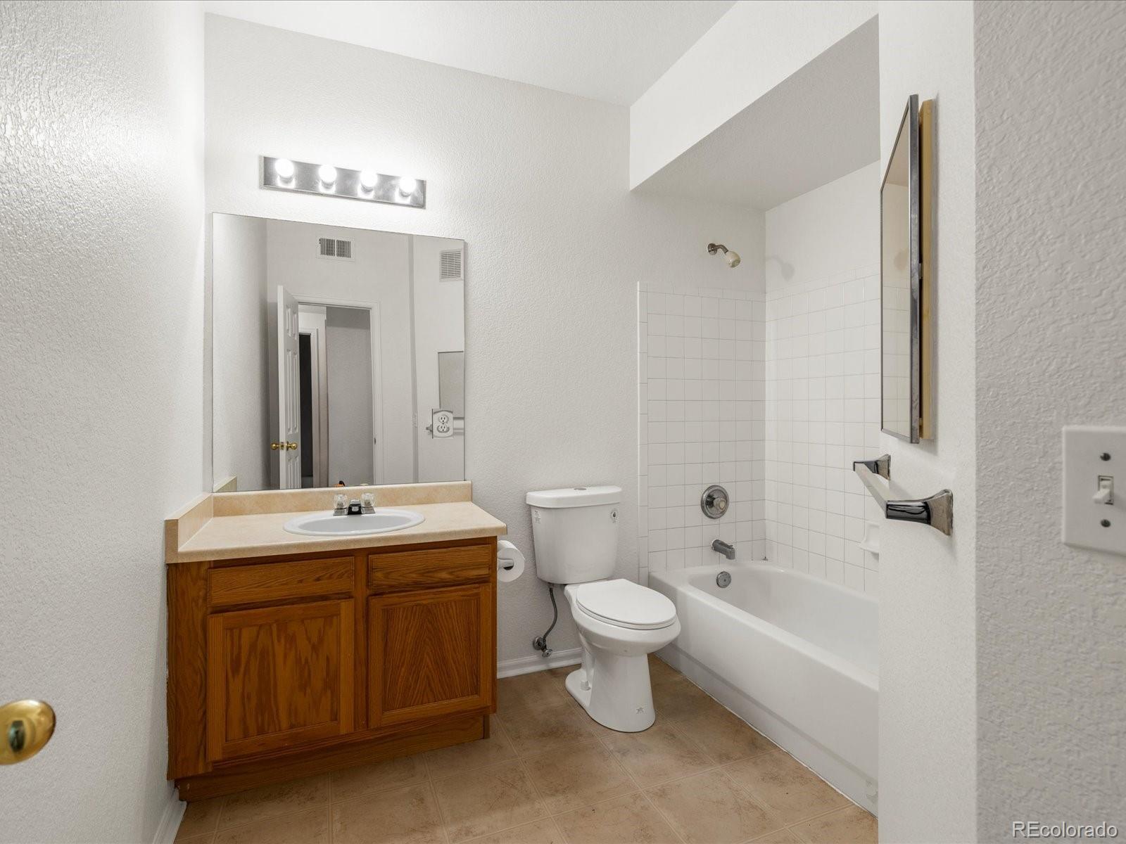 MLS Image #11 for 912 s yampa street,aurora, Colorado